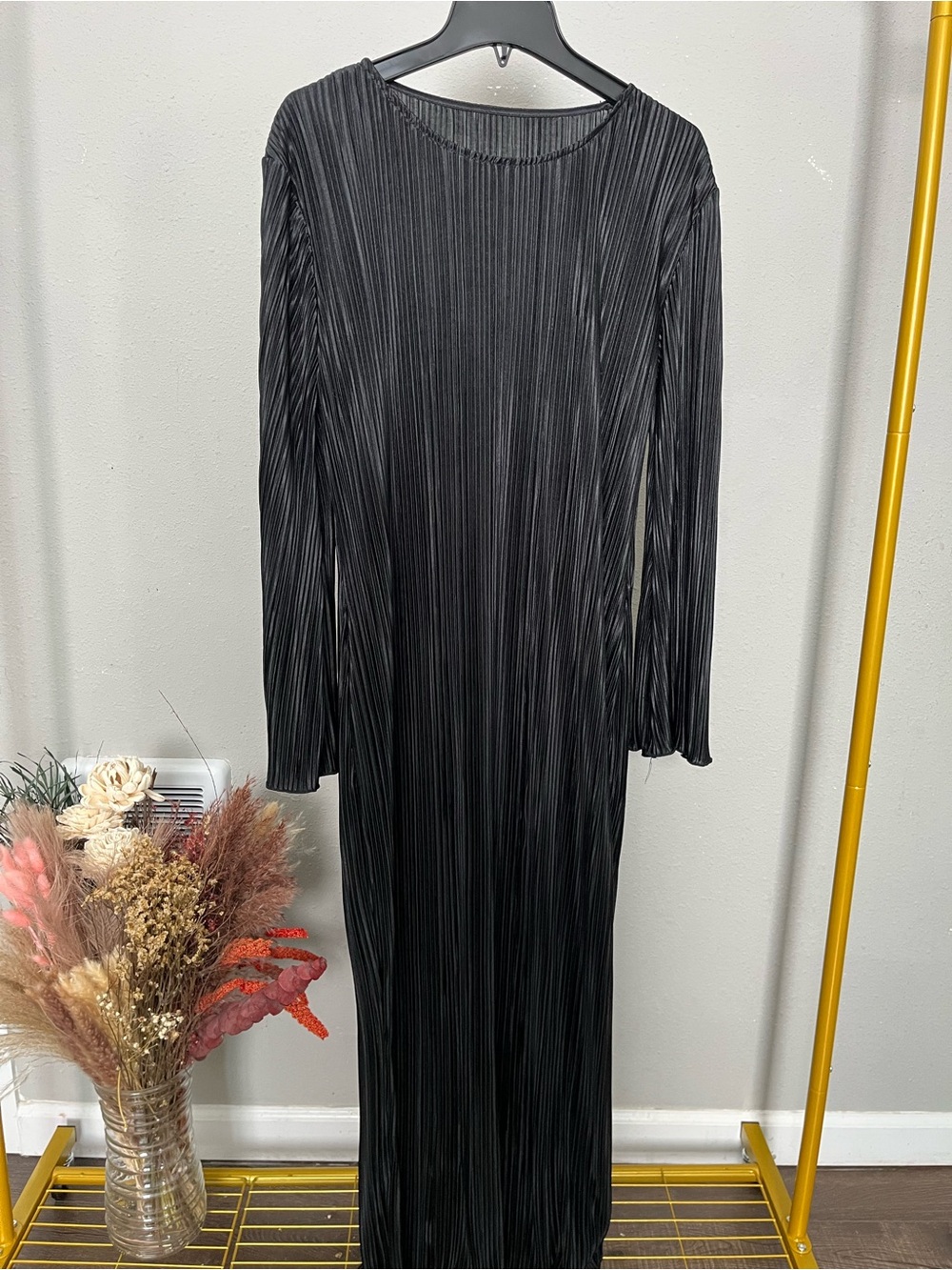 Women’s Black Pleated Long Sleeve Maxi Dress